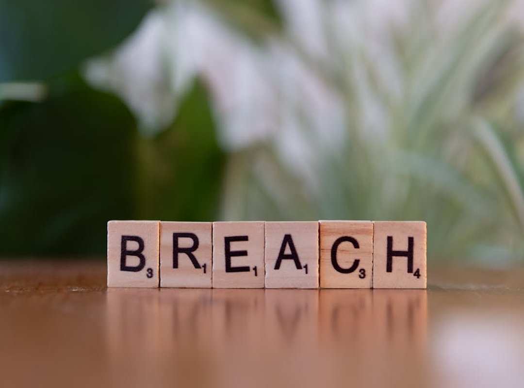 Stories of Heartbreak and Empowerment: When Lyrics and Visuals Align